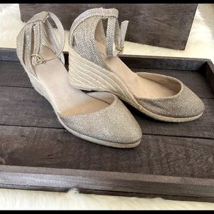 MERONA SILVER GOLD ESPADRILLE WEDGE SANDAL